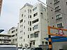 周辺：内科や外科、整形外科など幅広い診療科を備えた地域密着型の総合病院です。24時間体制の救急医療に対応し、健診センターも併設。地域住民の健康を総合的に支えています。
