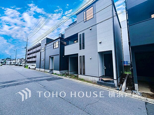 【Appearance】爽やかな青空の下に贅沢なほどに降り注ぐ陽光、豊かな居住性と、クオリティが見事に調和した住空間は、住まうことの喜びを感じさせてくれます。