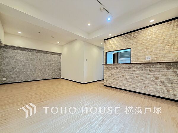 【Living room】ご家族やお客様との時間等、多くの時を刻む空間。何気なく過ぎる時でさえも上質な一時となる快適な空間を。