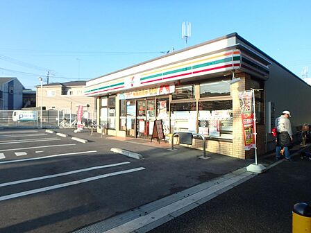 セブンイレブン横浜東川島町店まで約300m