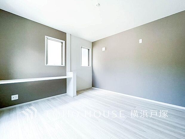 【Room】1日の疲れを癒し、心地よく寛げるようゆったりとした広さを確保しています。プライベートタイムをより優雅に穏やかに…。落ち着いた雰囲気を紡ぎます。