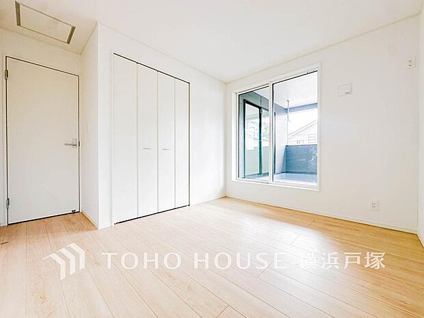【Room】家族一人ひとりの大切なプライベート空間。趣味・感性で個性的に飾って頂けるようシンプルに仕上げてあります。自分時間を充実させながら心豊かなひとときを過ごすための大切な空間。