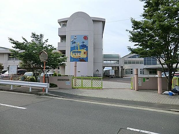 横須賀市立野比東小学校まで約650m。