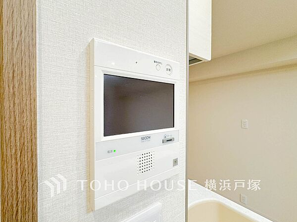 【TVモニタ付きインターホン】誰が来てもわかる様にモニター付きインターホンを設置。快適と安らぎを合わせた優しい設計。