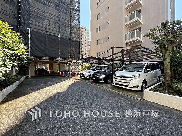 【Car space】敷地内に駐車スペースがあると日々の暮らしをスムーズに運ぶ事が出来ます。（空き状況はお問合せ下さい）