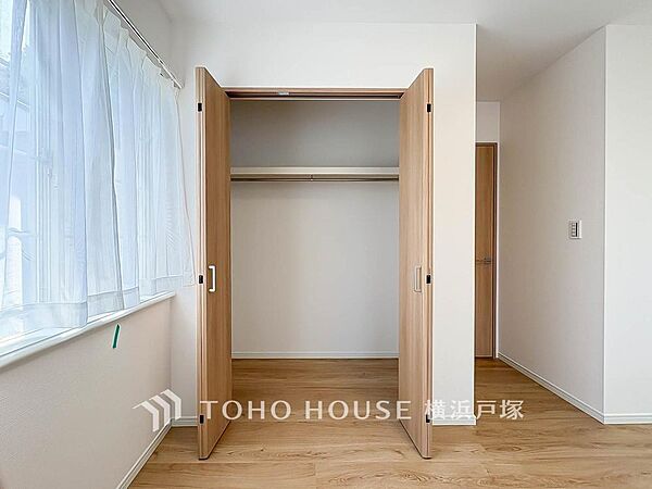 お子様のおもちゃやゴルフバック等、大きなお荷物をお持ちの方や、お荷物が多い方でも安心のスペースです。