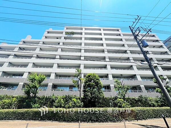 「Appearance」洗練されたフォルムと美しい街並みに映える外観。住まう誇りを感じさせる、上質感あふれるレジデンス。