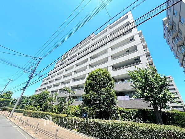 「Appearance」穏やかな風と陽光を導き、プライバシーに配慮された設計プランを採用し、居住性を一段と心地よいものにしています。周辺環境とのコラボレーションにより明るく開放的な空間を演出。