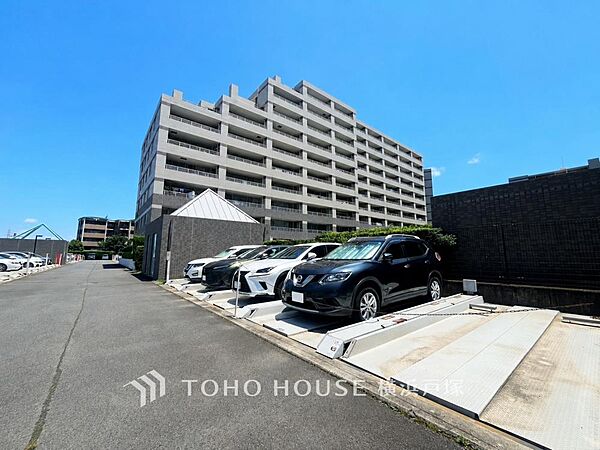 「Car space」敷地内に駐車スペースがあると日々の暮らしをスムーズに運ぶ事が出来ます。（空き状況はお問合せ下さい）
