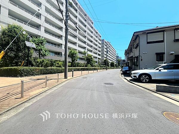 「Frontal road」忙しく過ぎゆく日常を置き去るほど、ゆったりした時間が流れる住環境。