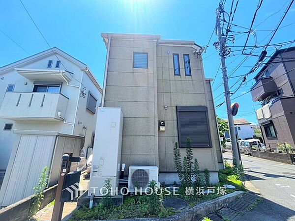 【Appearance】洗練されたフォルムと美しい街並みに映える外観デザイン。住まう誇りを感じさせる、上質感あふれるレジデンス。