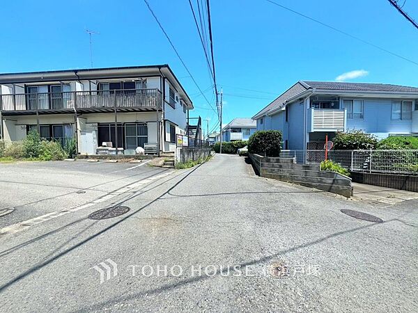 【Frontal road】周辺環境とのコラボレーションにより明るく開放的な空間を演出しております。