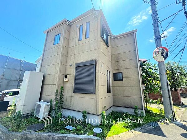 【Appearance】爽やかな青空の下に贅沢なほどに降り注ぐ陽光、豊かな居住性と、クオリティが見事に調和した住空間は、住まうことの喜びを感じさせてくれます。