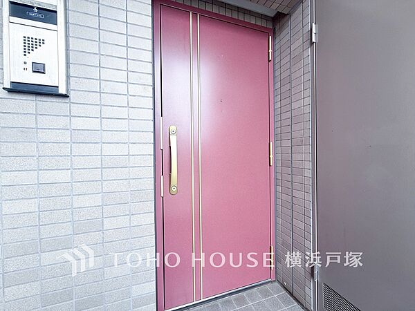 【Entrance】清潔感が溢れ、訪れる者すべてを「安らぎ」と「充実」で包み込みます。
