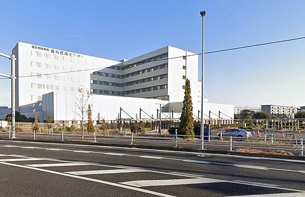 多彩な診療科を備え、救急医療や高度医療を提供する地域の中核病院。日々の健康管理から万が一の急病やケガの際にも、質の高いサポートが期待できる頼もしい存在です。近隣にあると家族みんなの大きな安心材料です。