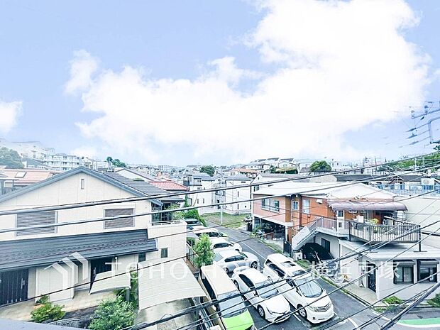 【View】この開放感ある眺望と共に閑静な住宅街の季節感を演出する四季折々の変化を楽しめる心地よい場所となることでしょう。