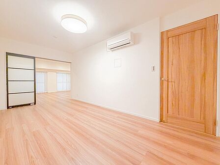 生活感を感じない空間では落ち着く事はできません。絶妙な雰囲気、配色、素材感を意識してコーディネート。