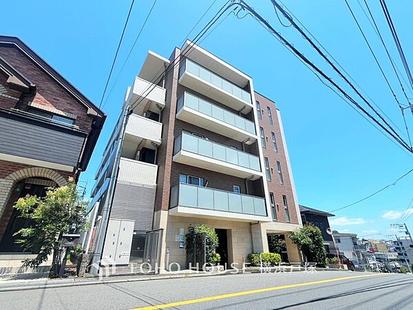 「Appearance」時代の流れに惑わされないシックなカラートーンで街並みに溶け込む外観は、主張し過ぎず、また平凡になり過ぎず絶妙なコントラストで輝きを放ちます。