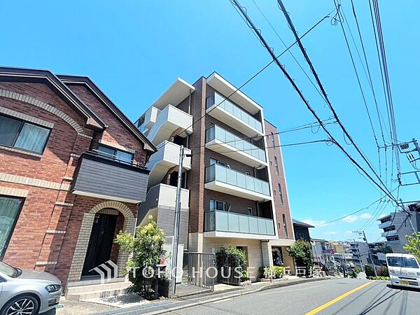 「Appearance」時間のゆとりと空間、爽やかな陽光がもたらす光と風を贅沢なまでに感じる暮らしが始まります。