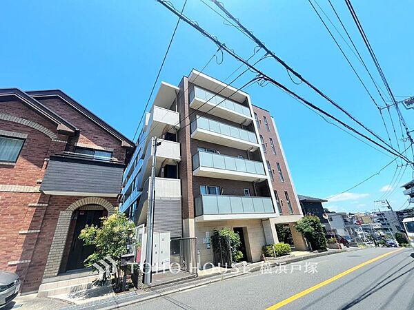 「Appearance」都市の暮らしにフィットする住まい。快適な住空間と利便性を兼ね備え、日々の暮らしをスマートに楽しめる、落ち着いた雰囲気の住空間です。