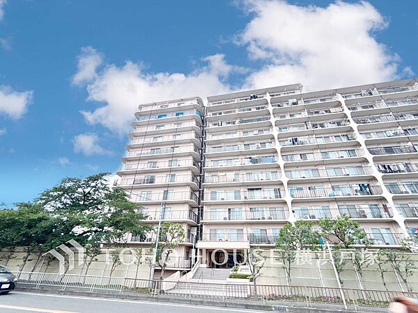 【Appearance】時代の流れに惑わされないカラートーンで街並みに溶け込む外観は絶妙なコントラストで輝きを放ちます。