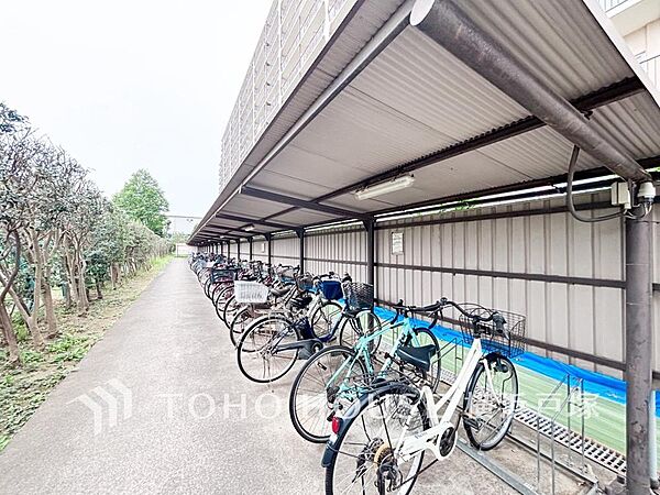【Cycle lot】整理整頓された清潔感ある駐輪場。自転車を快適に収納でき、日常の移動をもっと便利にサポートします。