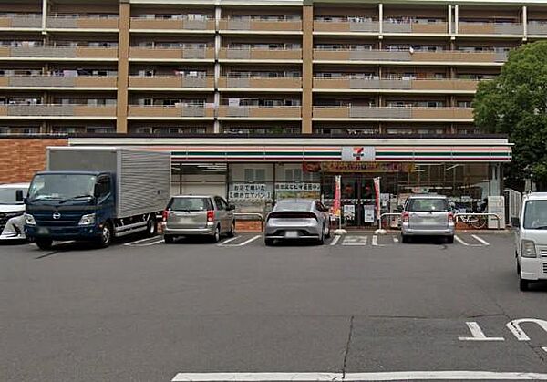 セブンイレブン横浜戸塚上矢部町店まで約549m