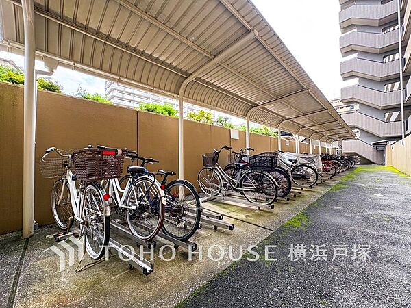 「Cycle lot」屋根付きの駐輪スペースは、雨風から大事な愛車を守ってくれます。