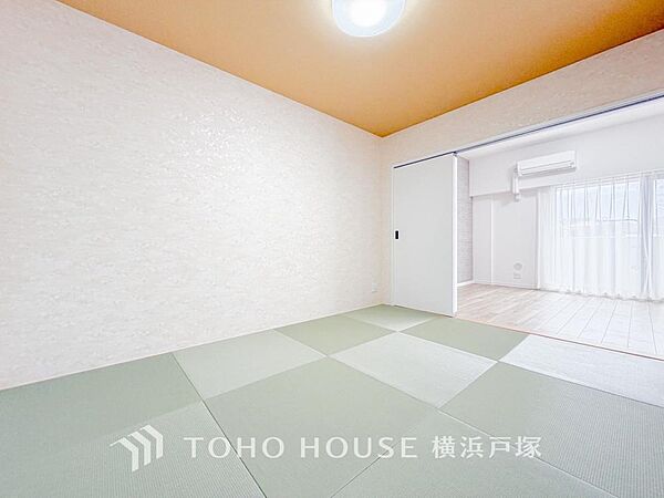 生活感を感じない空間では落ち着く事はできません。絶妙な雰囲気、配色、素材感を意識してコーディネート。