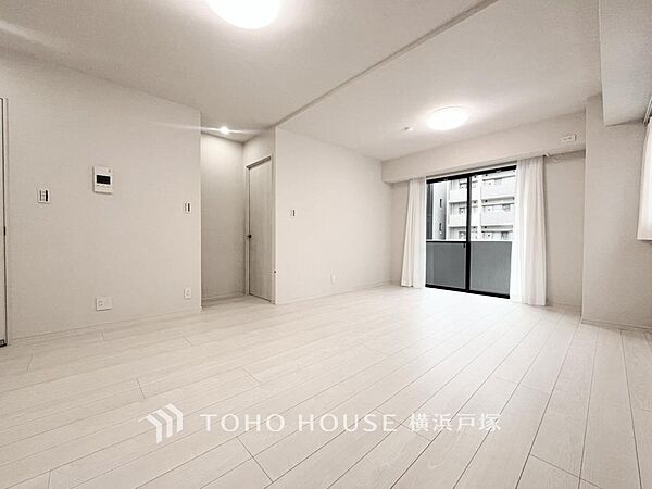 造りこんだ空間演出の妙が生み出す光と質のハーモニーはこの住宅のクオリティの良さを実感させてくれます。
