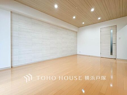 造りこんだ空間演出の妙が生み出す光と質のハーモニーはこの住宅のクオリティの良さを実感させてくれます。