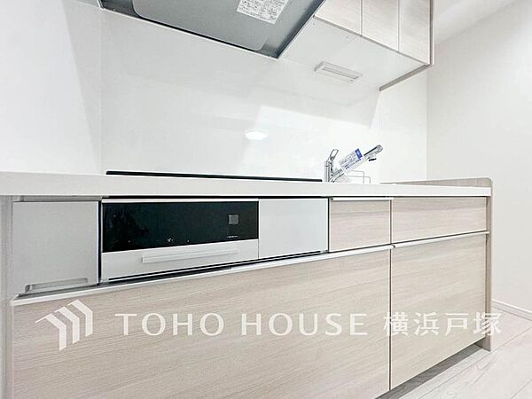 【Kitchen】お料理の上手な方が、独壇場でお料理の腕を披露するスタイルに向いているキッチンです。