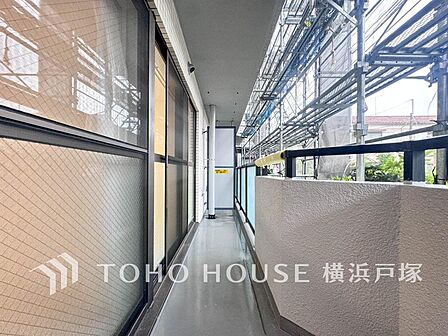 【Balcony】暮らしの中で光と風を演出してくれるバルコニー、見事なまでの開放的な空間を演出しながら、プライベート性も確保された空間は我が家の自慢です。