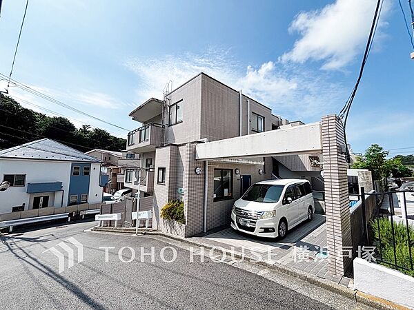 【Frontal road】穏やかな街並みの中で、陽光と開放感を感じながら暮らせる魅力ある住環境です。