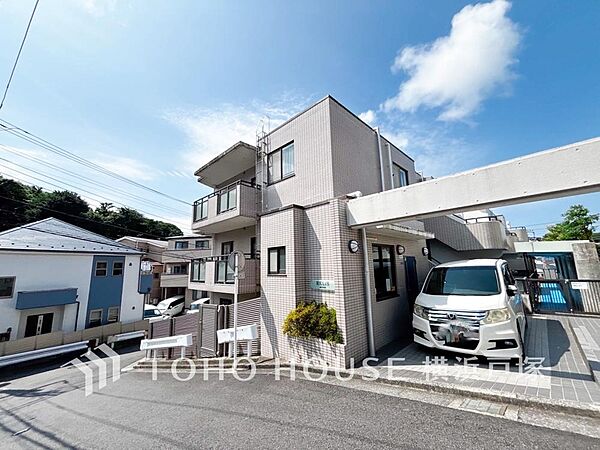 【Appearance】爽やかな青空の下に贅沢なほどに降り注ぐ陽光、豊かな居住性と、クオリティが見事に調和した住空間。