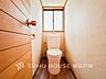 トイレ：【Toilet】寛ぎだけではない快適な生活を送る為に必要なもの。毎日使う場所だから快適な空間に仕上げられています。