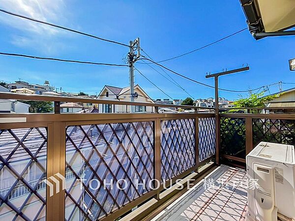 【Balcony】ずっと太陽を感じる事ができるのは、遮るものが視界に無いから。彼方に広がる風景が絵画のように広がります。