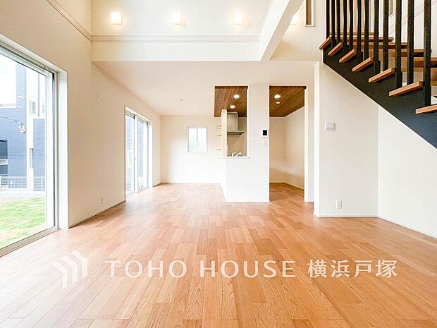造りこんだ空間演出の妙が生み出す光と質のハーモニーはこの住宅のクオリティの良さを実感させてくれます。