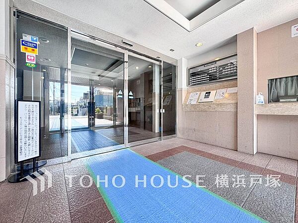 色合いも落ち着いた色を中心に構成され、重厚感のある雰囲気で居住者・来客者を迎えてくれます。