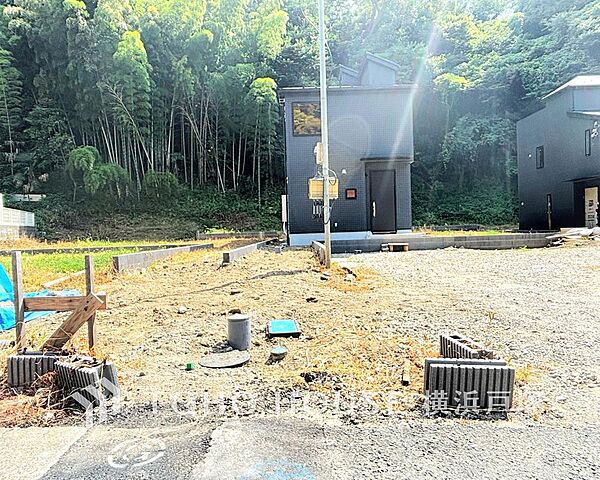 爽やかな青空の下に贅沢なほどに降り注ぐ陽光、豊かな居住性と、クオリティが見事に調和した住空間は、住まうことの喜びを感じさせてくれることでしょう。