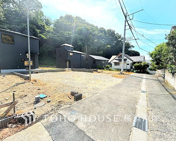 忙しく過ぎゆく日常を置き去るほど、ゆったりした時間が流れる住環境。「快適」は「家」と「街」と「環境」が調和した時に訪れるだと改めて感じさせてくれます。ここに住む「贅沢」を感じて下さい。