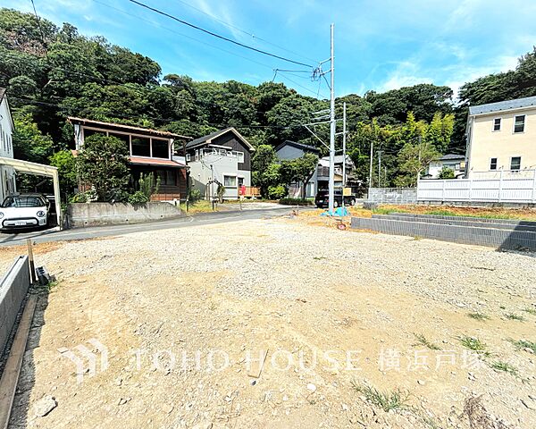 駅周辺にスーパー多数で買い物便利。穏やかな街にやすらぎの住まいを。