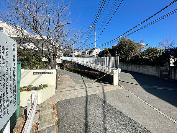 横浜市立篠原中学校(1500m)