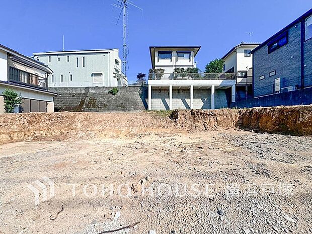 「Appearance」都心や横浜方面へのアクセスに恵まれた日吉本町。穏やかな街並みと陽光に包まれる、全2棟の新築戸建が誕生します。(2026.8)