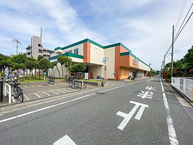 ユーコープ湘南台店(800m)営業時間は9:00~21:00です。駐車場は56台分を完備しています。