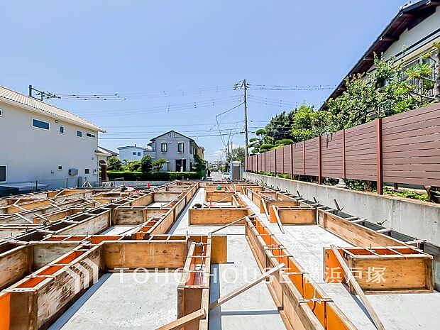 実際の敷地の広さや周辺の環境を確認しながら、新しい住まいでの暮らしをイメージしていただけます。完成が楽しみになる現地です。(2026.7)