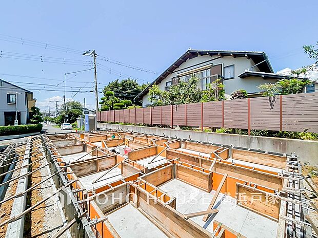 単に見た目や質感の良さだけではなく、建物の基礎や構造といった、目には見えにくい部分にもこだわります。住まいの本質の部分から、住み心地や安全性を見つめ直しました。(2026.7)