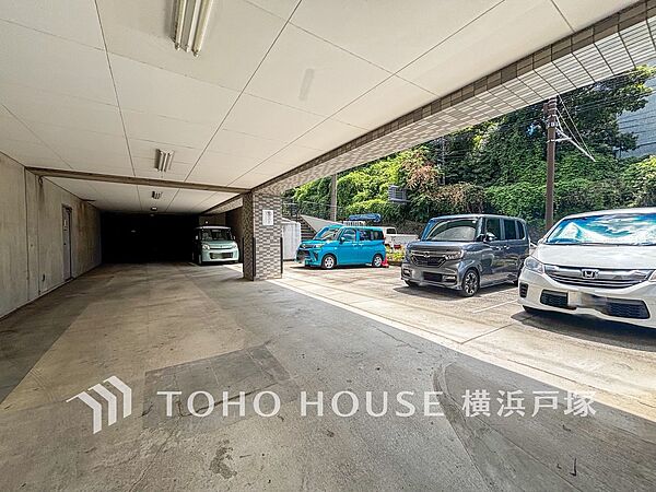 敷地内駐車場で安心と快適をプラス。移動も便利でスムーズ、暮らしをもっと自由にサポートします。