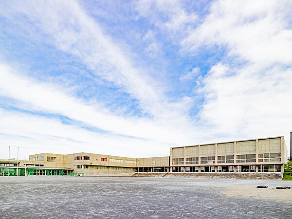横浜市立あかね台中学校まで約2600m