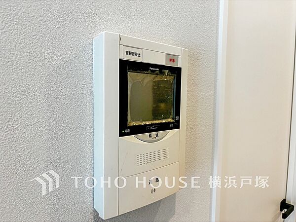 【モニター付インターホン】見える安心をカタチに。誰が来てもわかる様にモニター付きインターホンを設置。